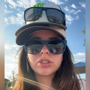 Meet your Posher, Claire